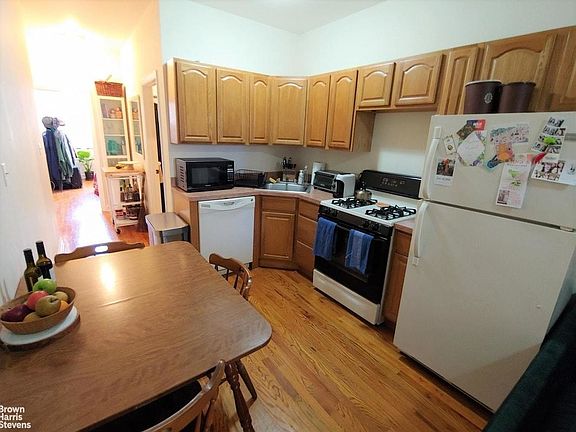 4th image of 553 17th St APT 1R