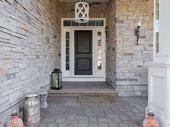5th image of 114 Ambermist Way