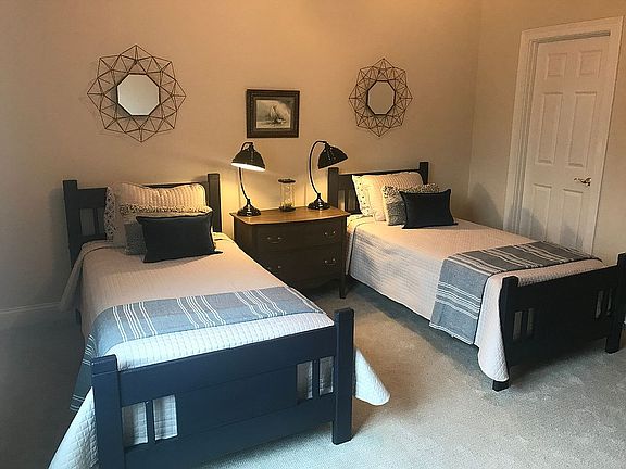 Boys or guest bedroom 
