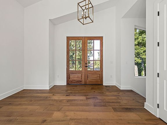 5th image of 4 Davington Ln