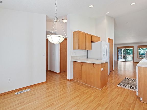 3rd image of 9704 NE 87th Ave