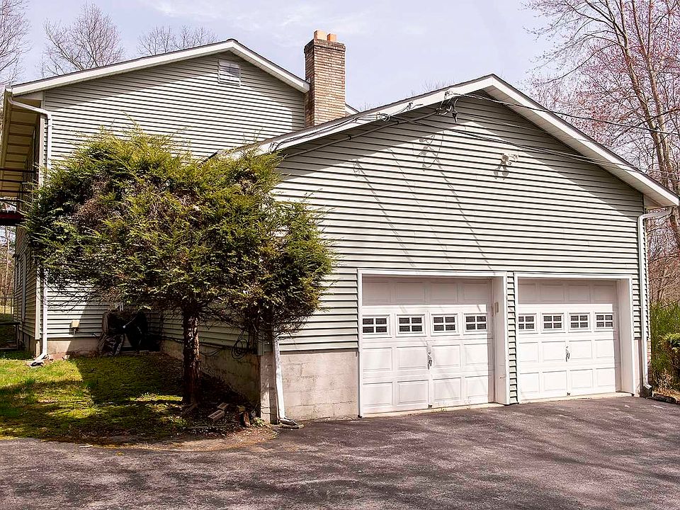 11 Square Woods Dr, Lagrangeville, NY 12540 Zillow