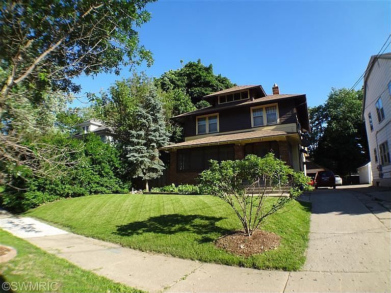 1st image of 146 Travis St NE