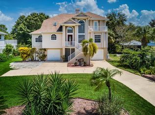 3114 Bluff Blvd, Holiday, FL 34691