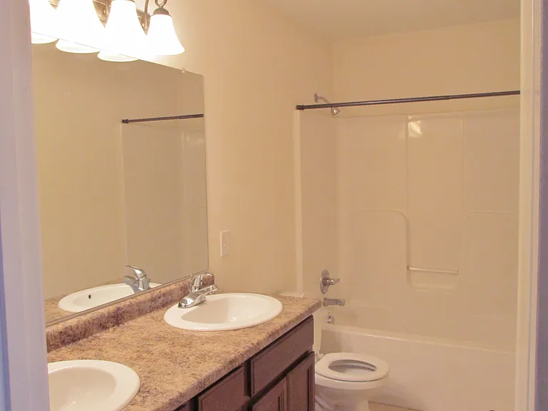 1515 Mayfair Dr — Photo 13