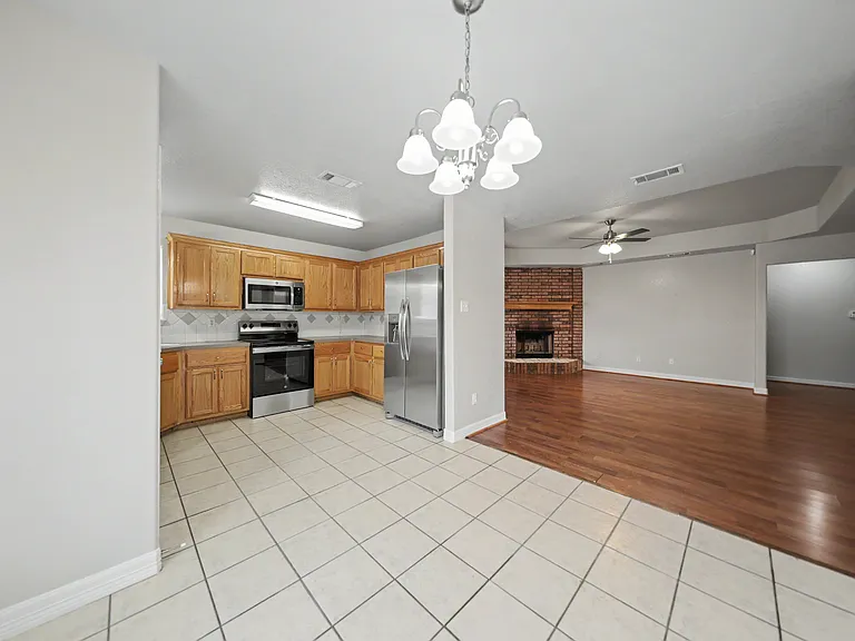 4802 Sapphire Dr — Photo 4