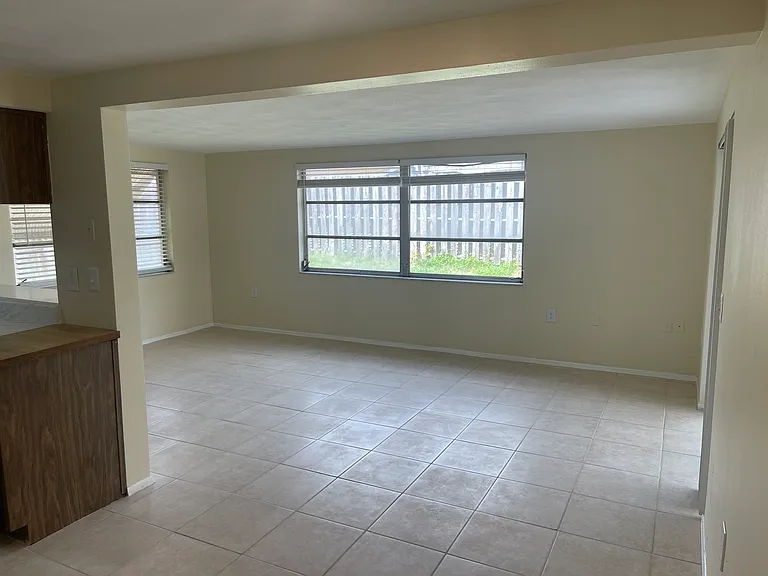 5701 Moog Rd — Photo 5