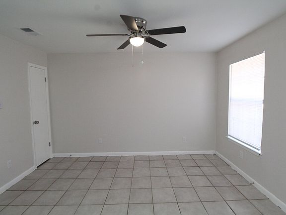 3rd image of 1455 Acorn Ln APT A