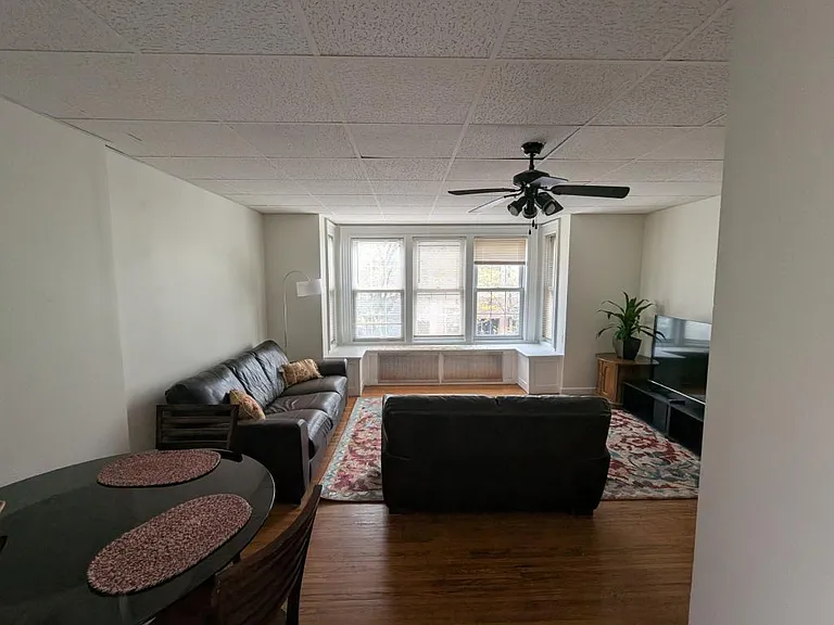 463 3rd St #5 — Photo 4