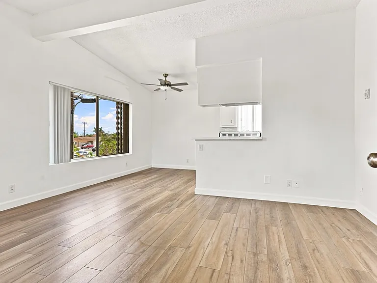 220 E Yucca St #24 — Photo 9