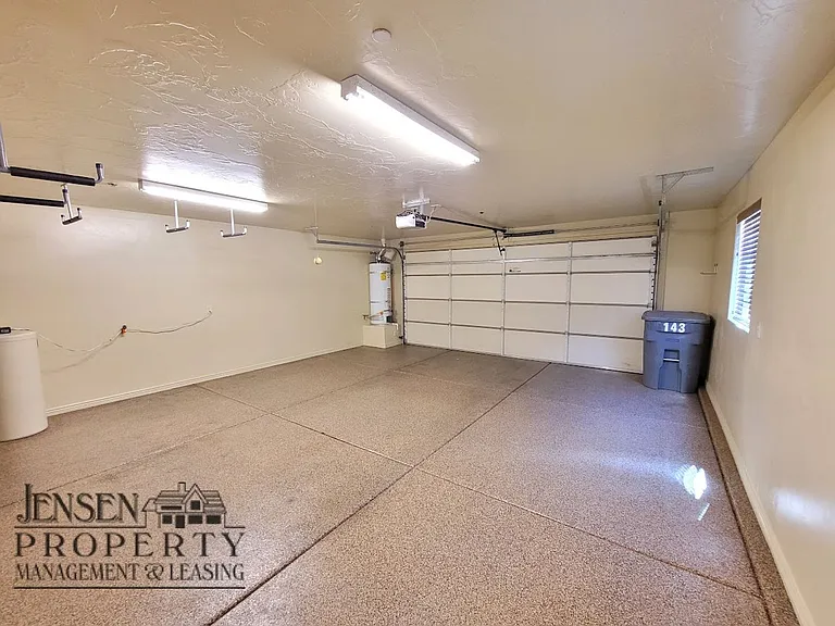 325 N Red Stone Rd #143 — Photo 31
