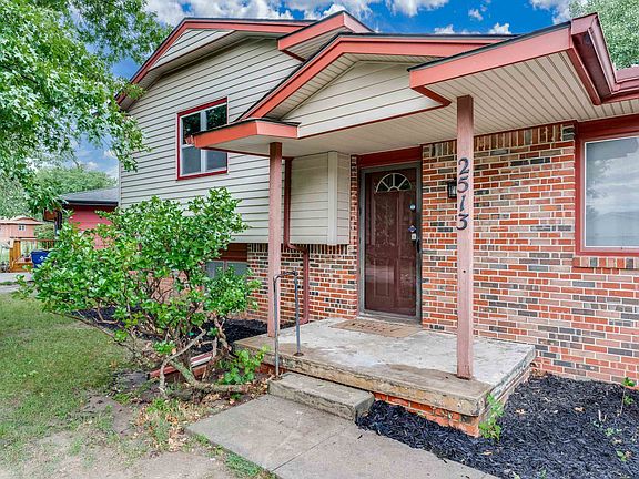 3rd image of 2513 N Bleckley Dr