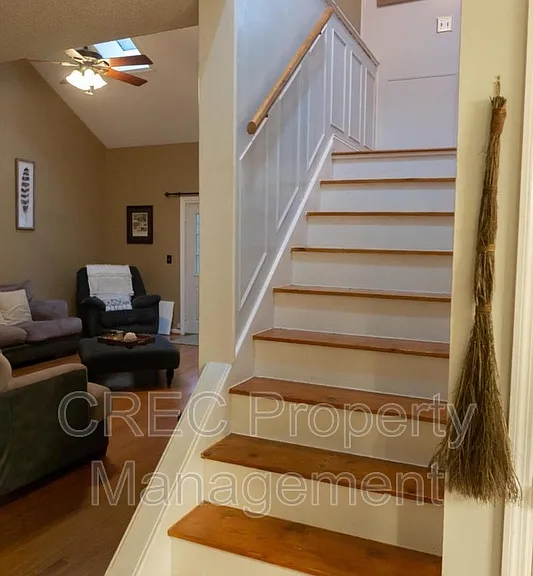 114 Queensbury Cir — Photo 34