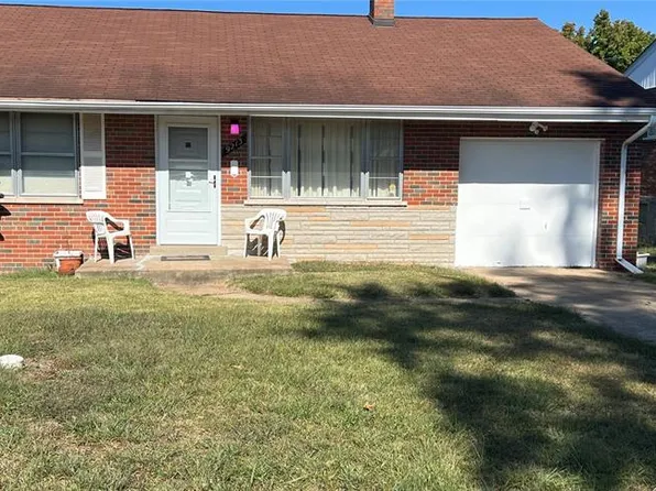 9213 Ranch Meadows Dr, Saint Louis, MO 63136