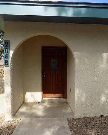 1st image of 2048 Briarwood Ln
