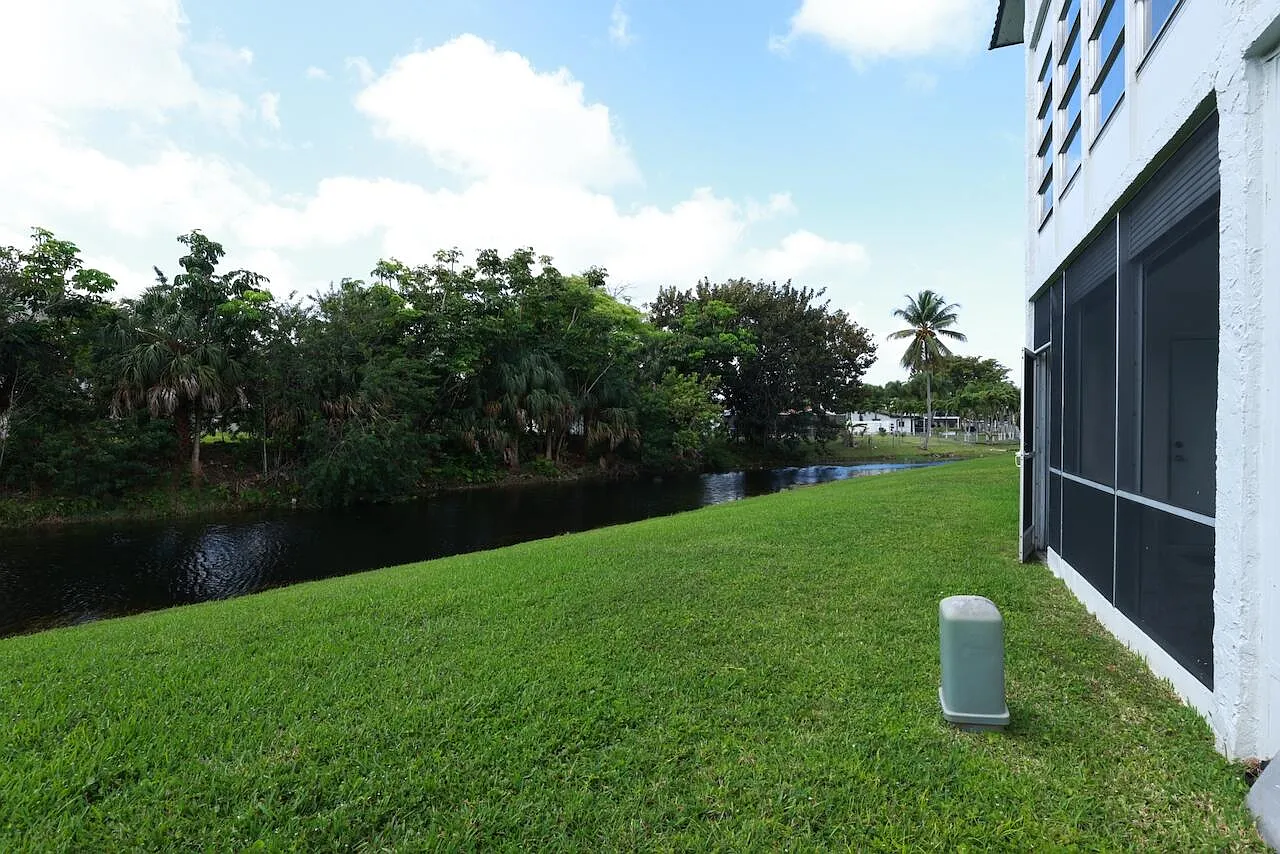 2 bed, 2.0 bath, 970 sqft, $1,850 — Photo 1