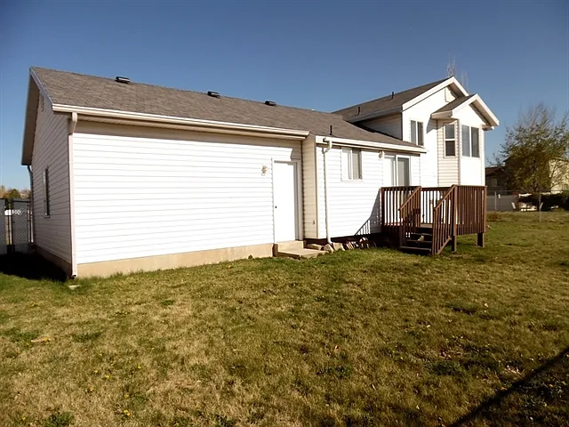 1859 N 750 W — Photo 12