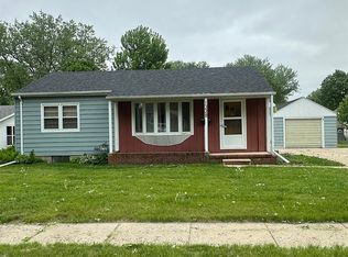1338 N 13th St, Estherville, IA 51334