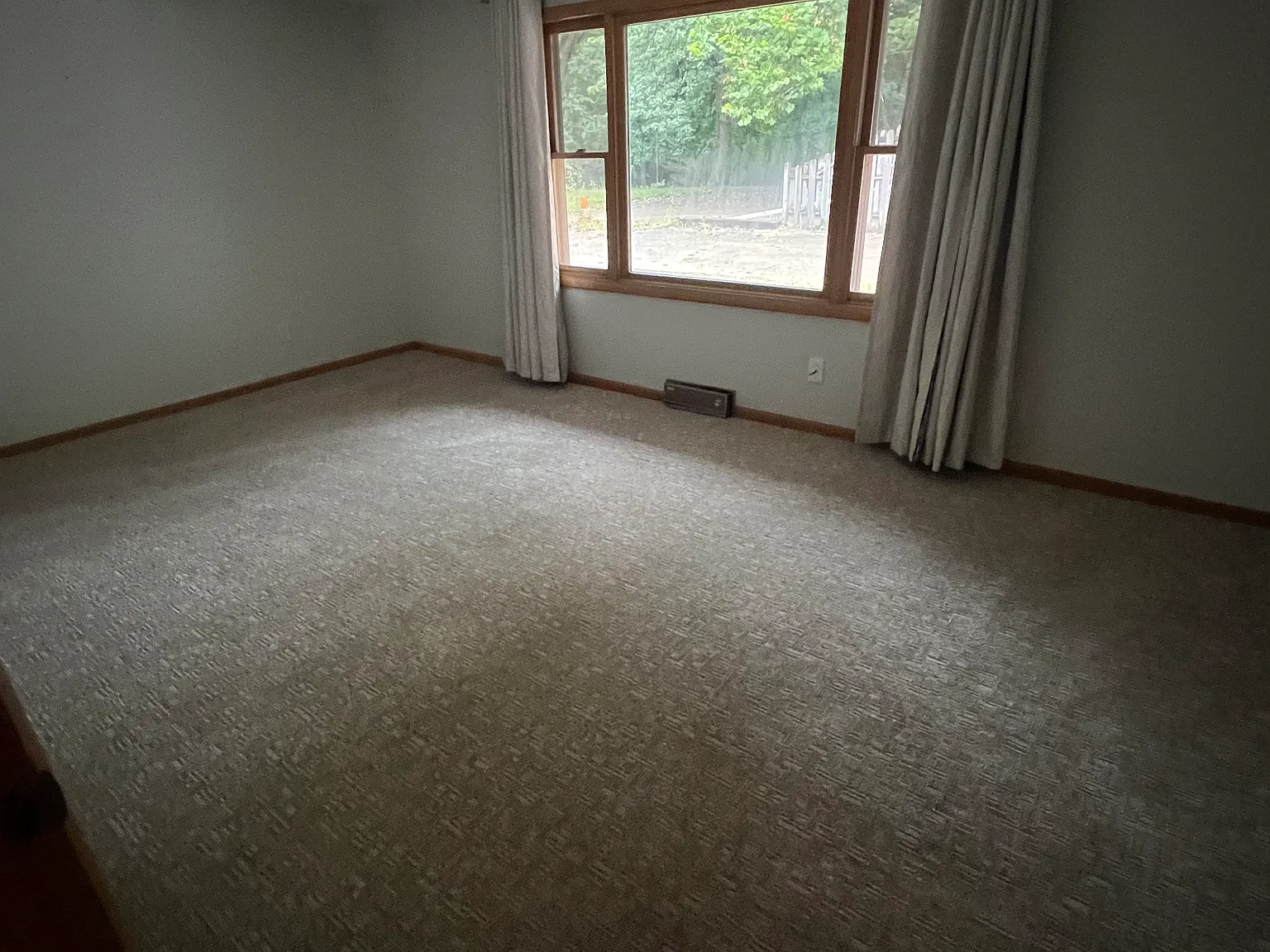 3 bed, 1.5 bath, 1500 sqft, $1,750 — Photo 2