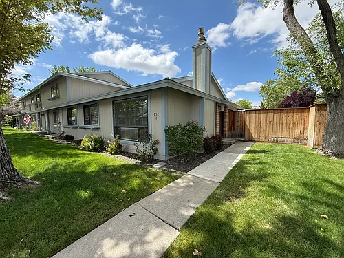 952 Ridgewood Dr #1 Photo 1