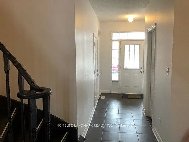 37 Napanee St — Photo 3