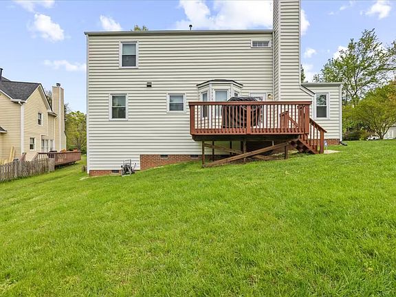5th image of 6 Wavecrest Ct