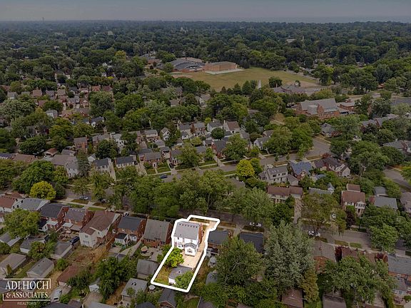 3rd image of 423 Moran Rd