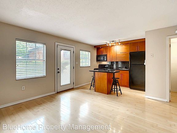 3rd image of 1533 Catherine St APT 41