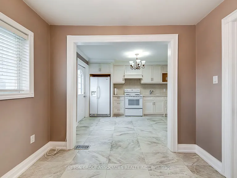 3564 Eglinton Ave W #2 — Photo 13