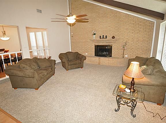 3rd image of 2029 E Branch Hollow Dr