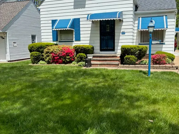 19205 Sunset Dr, Warrensville Heights, OH 44122