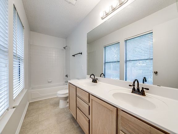5th image of 15846 Tampke Pl