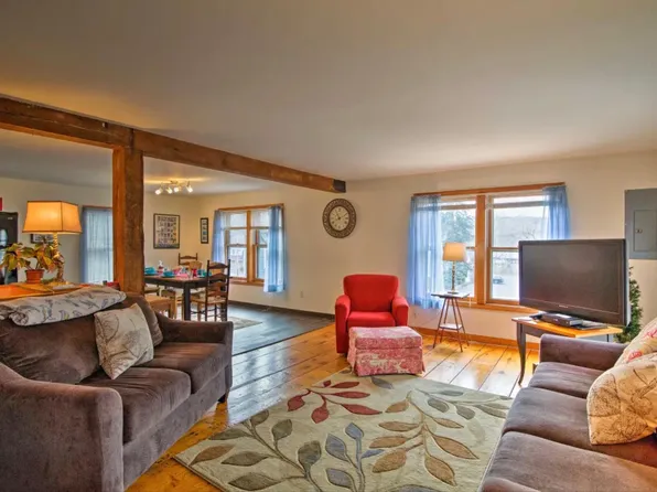 25A Housatonic St, Lee, MA 01238