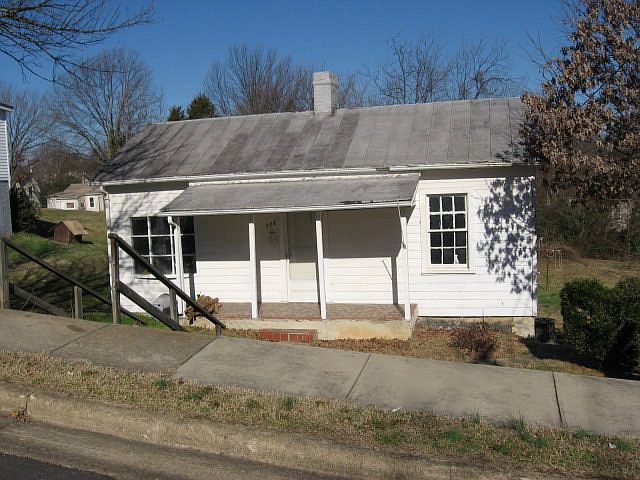 1st image of 728 Hughes St
