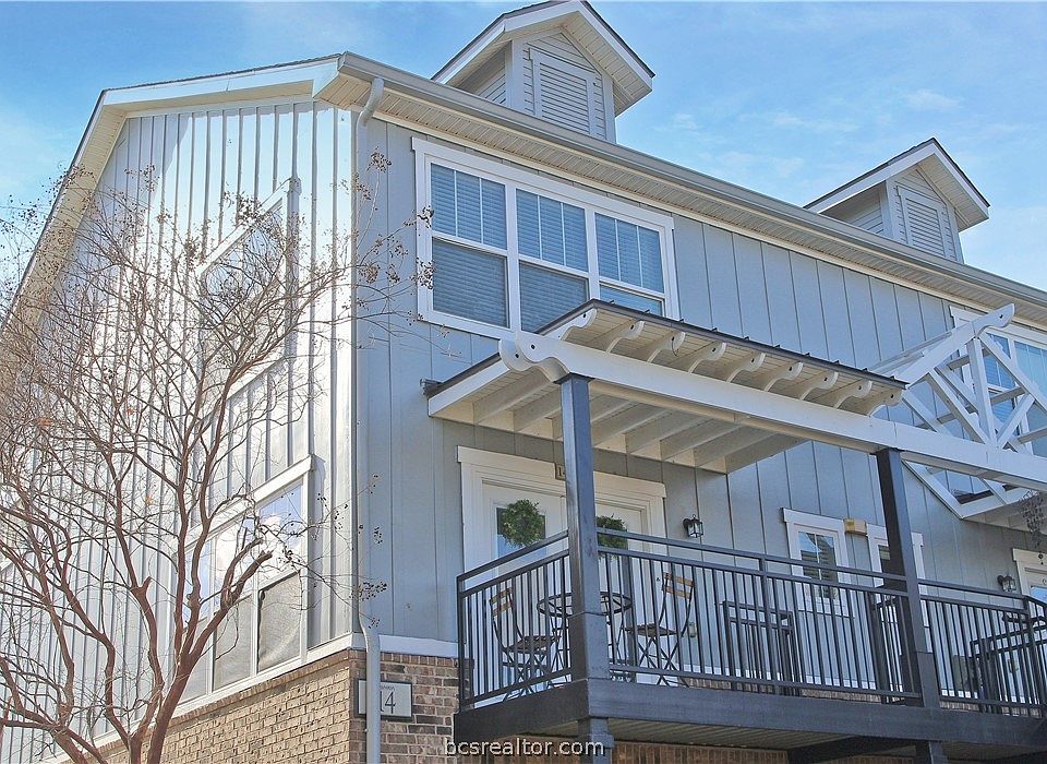 1st image of 1725 Harvey Mitchell Pkwy S APT 2024