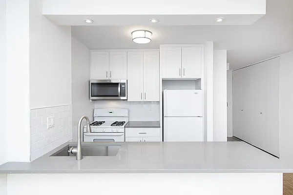 Rented by Compass | media 19