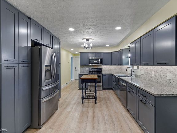 4th image of 9555 Beryl St NW