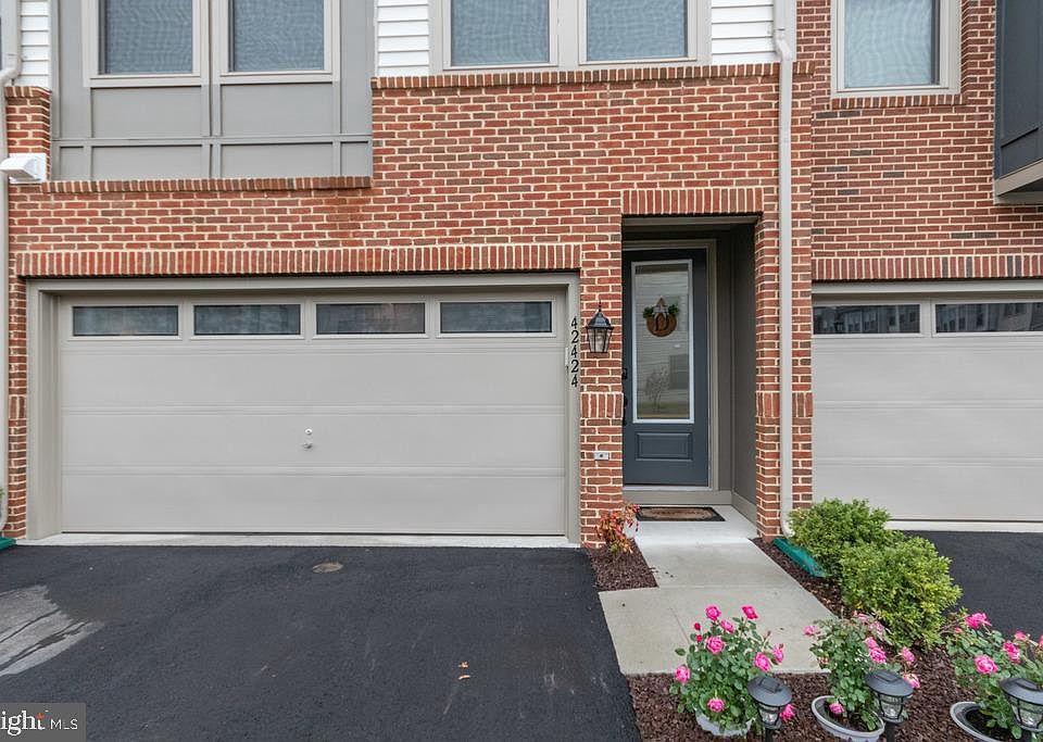 1st image of 42424 Dogwood Glen Sq