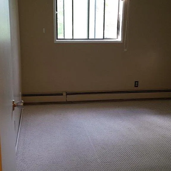 275 Kingsmere Blvd — Photo 6