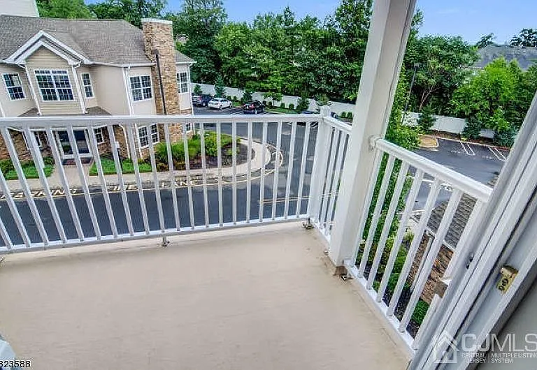 331 Pond Ln — Photo 23