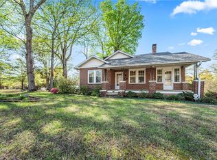 3606 Country Club Rd, Winston Salem, NC 27104