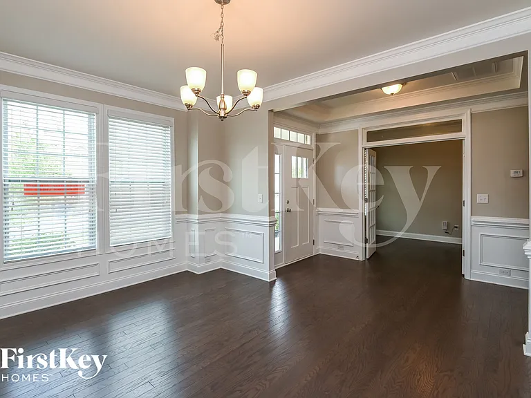 9725 Rayneridge Dr — Photo 6