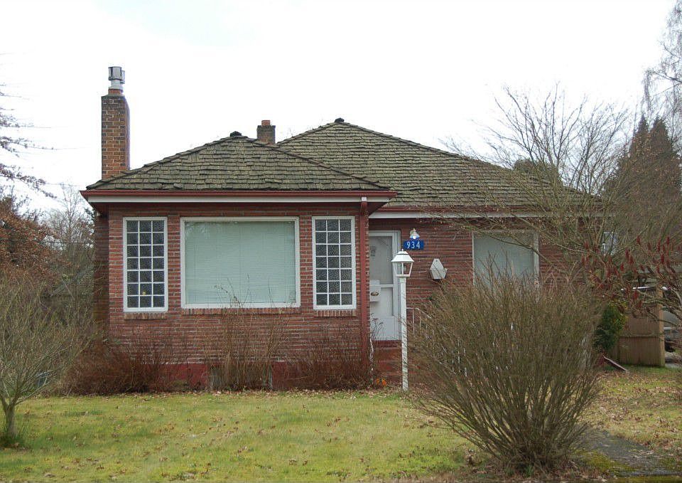2nd image of 934 Greenleaf Ave