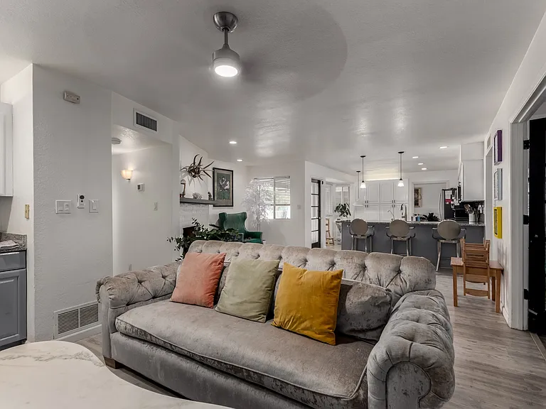 2042 E Laguna Dr — Photo 21