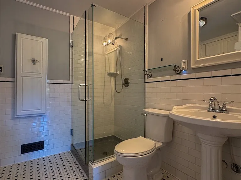 411 Cape Fear Ave — Photo 17