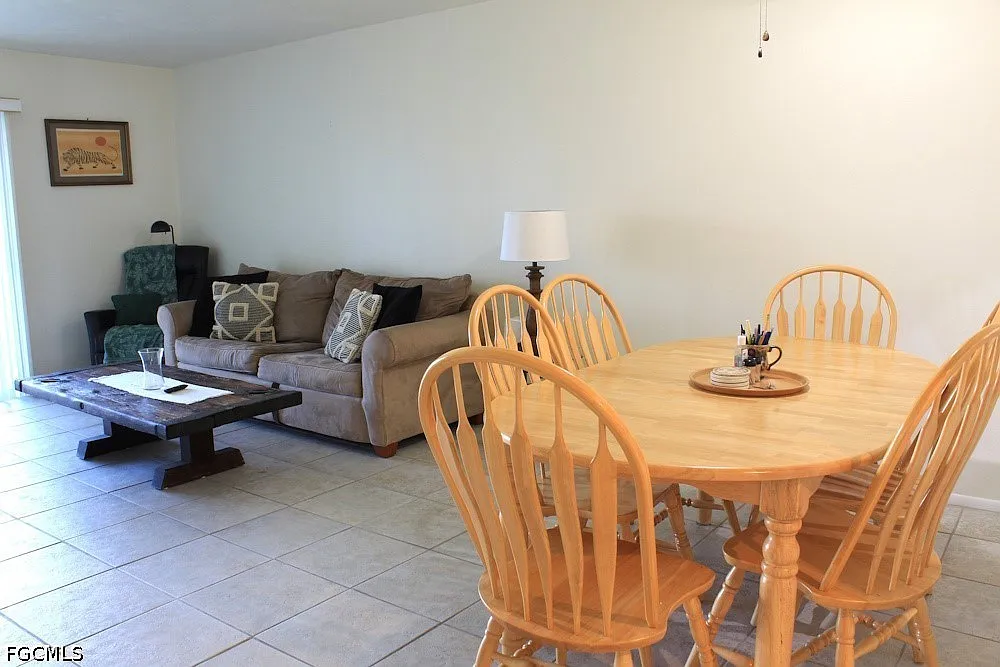 2 bed, 2.0 bath, 892 sqft, $1,700 — Photo 4