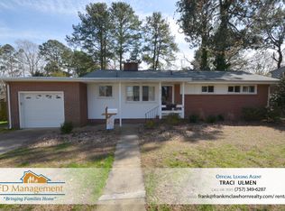 21 Azalea Dr, Newport News, VA 23602