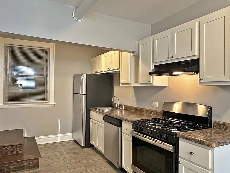 326-334 S. Austin Blvd. — Photo 11