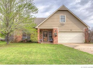 706 W 18th St S, Claremore, OK 74019