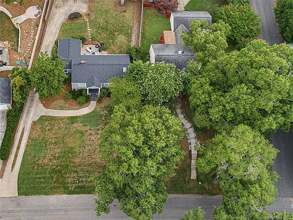 3rd image of 1542 Lynway Dr